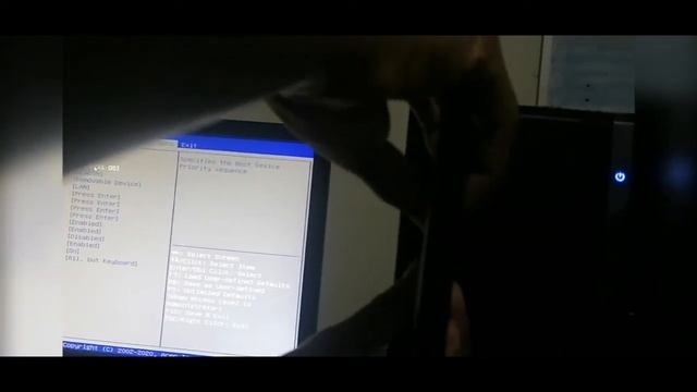 Windows 10 Installation. How to Change UEFI to Legacy Boot Sequence in Acer Veriton ES2740G Series смотреть онлайн