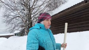 Съездили в Лальск ,угнали машину на ремонт ,колем дрова .