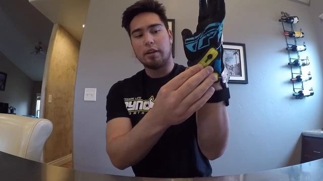 X8 Mobius Wrist Brace Review- Motocross Test and Review- GoPro смотреть онлайн