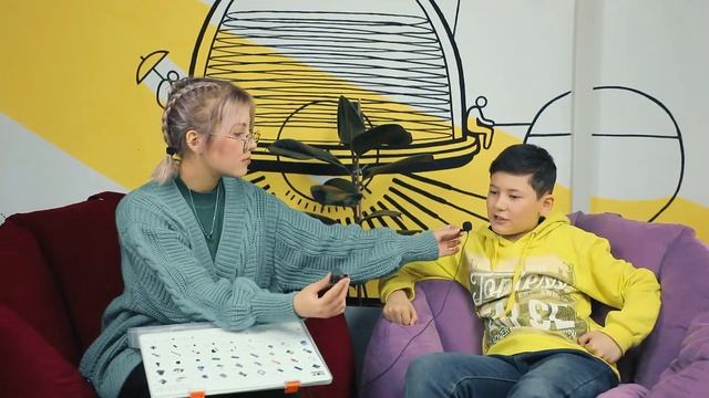 Не профессионал, но знает многое смотреть онлайн