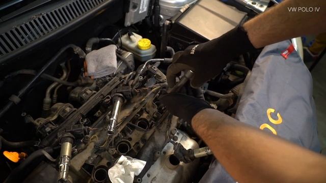 Hoe een bougies vervangen op een VW POLO 4 (9N) [AUTODOC-TUTORIAL] смотреть онлайн