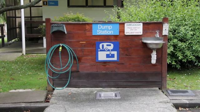 How To Top Up, Empty And Clean Your Toilet Cassette