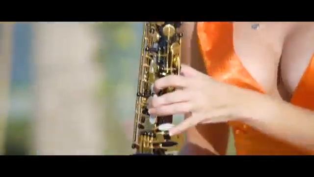 Female Saxophonist смотреть онлайн