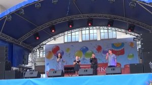 «Ты видишь пролетает звёздочка где то...»