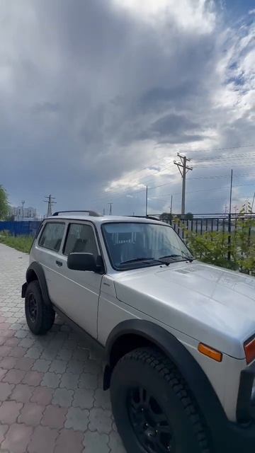Niva Bronto в серебристом цвете! Комплектация Престиж! смотреть онлайн