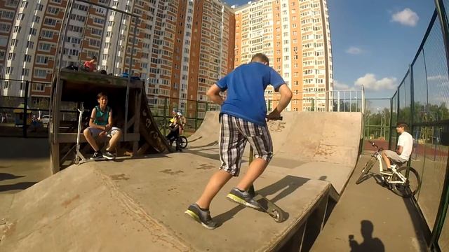 ScooterBand. Трюки на самокатах смотреть онлайн