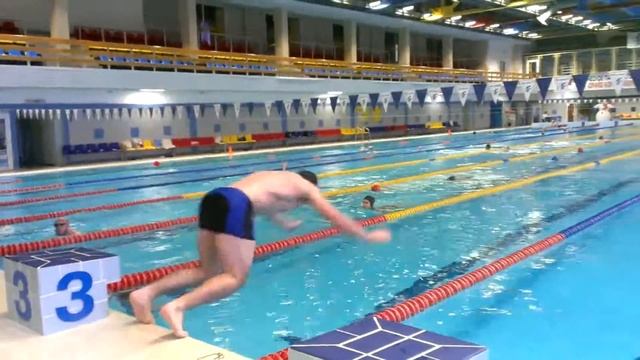 Кроссфит в бассейне. 30 воздушных + 50м кроль. смотреть онлайн