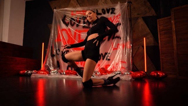 HIGH HEELS STRIP DANCE VKTM - SICKOTOY INNA TAG смотреть онлайн
