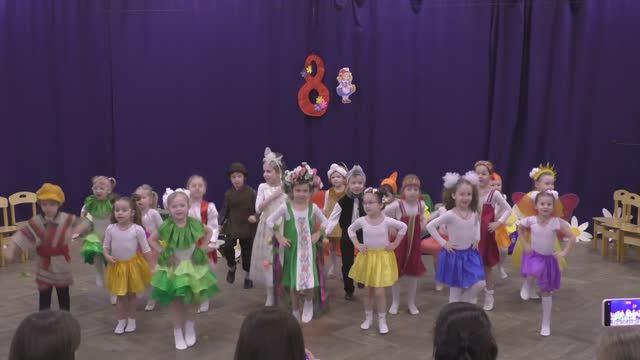 Красная шапочка на 8 марта смотреть онлайн