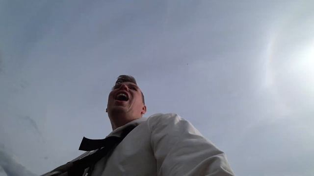 "Прыжок с моста: От душевного напряжения к адреналину" "Опасные высоты: Прыжок смотреть онлайн