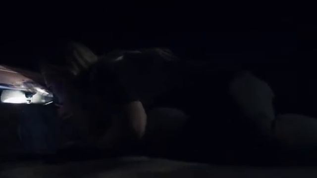 Kimsasiz Saxroda Zirxlangan Mashinada, Chaqaloq Qamalip Qoldi.onasi Qo'lidan Kelganini Qildi.