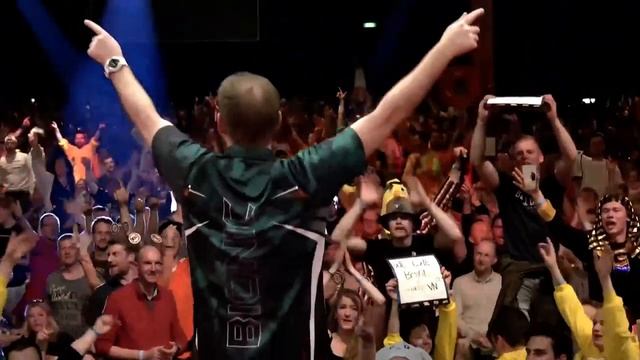 Berry Van Peer Legendary Moment With Crowd at Dutch Darts Championship смотреть онлайн