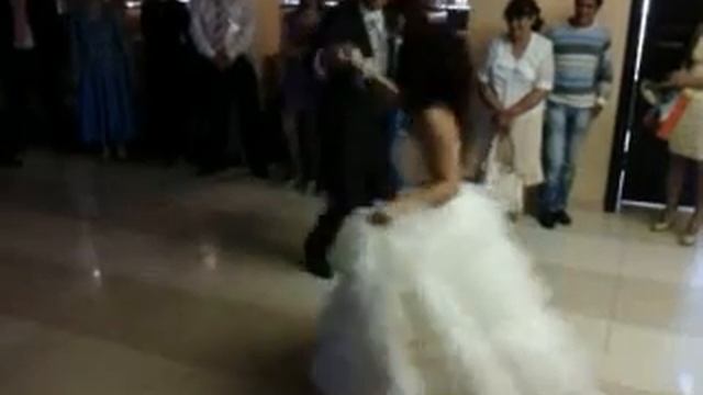 Танец жениха и невесты. Иркутск.