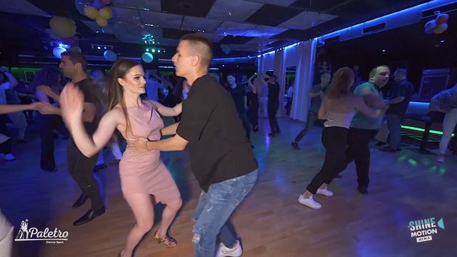 Zari Betovksi & Yoana Kazadzhieva - Salsa Social Dance | Paletro & Abayomi Christmas Party Time