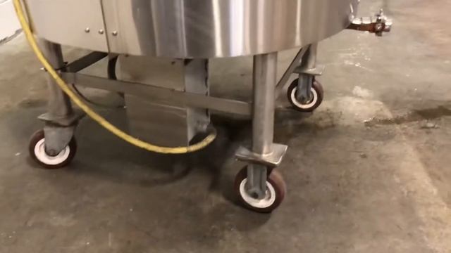 1324 200 Gallon Jacketed SS Tank with Heater смотреть онлайн