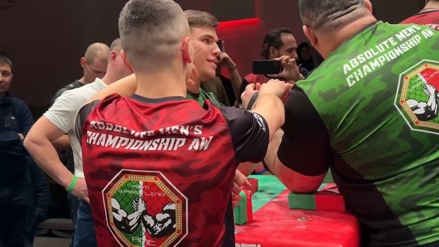 AMC закулисье , борьба Лалетин с Зауром на левую руку. смотреть онлайн