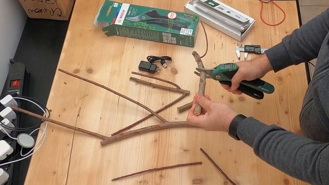 Bosch EasyPrune Foarfecă de Grădină cu Acumulator смотреть онлайн