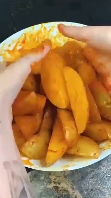 Картошка по-деревенски, у вас дома - это очень вкусно! 😋 смотреть онлайн