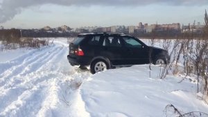 #BMW #X5 #e53 учимся ездить по снегу