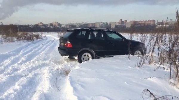 #BMW #X5 #e53 учимся ездить по снегу
