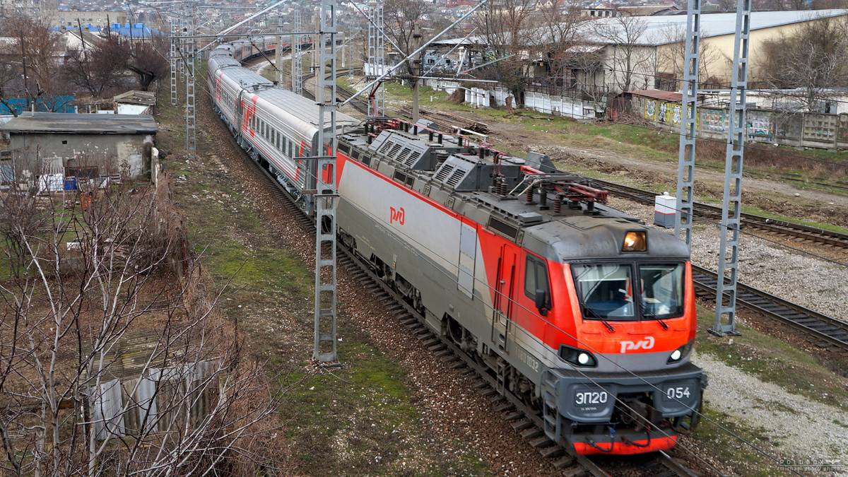 Электровоз ЭП20-054 с поездом № 29 Москва - Новороссийск смотреть онлайн