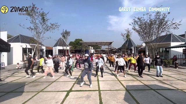 SAPECCA / ZUMBA FITNESS / ZIN Vol.104/ ZIN NOVIMEGA смотреть онлайн