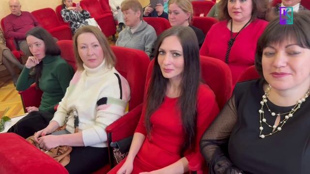 Керчанок поздравили с 8 марта смотреть онлайн