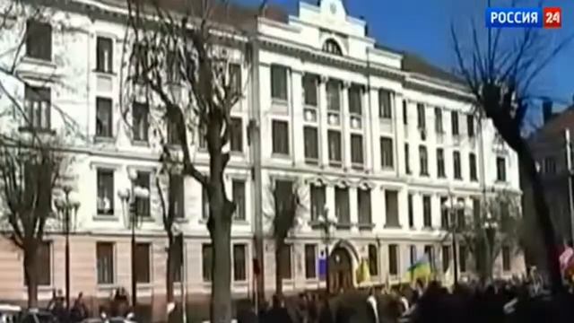 Ивано-Франковск: опять чиновник в мусорке смотреть онлайн