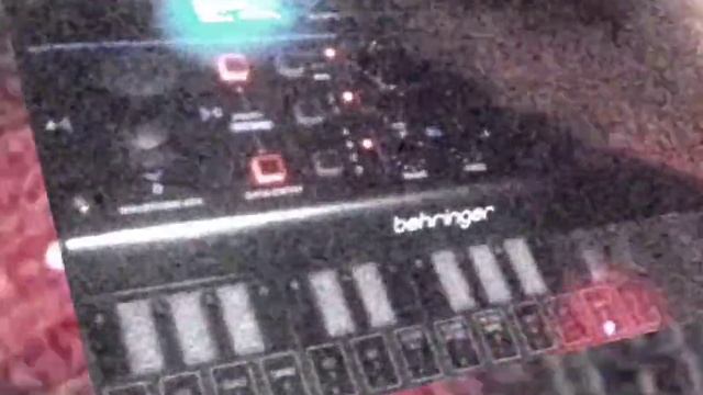 behringer pro vs mini 4 steps and decay knob tweaking jam смотреть онлайн