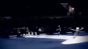 Сальто назад на коньках в мюзикле "Золушка"