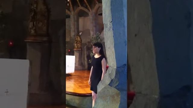 Avemaría en la Colonia Güell, Miriam Fradera смотреть онлайн