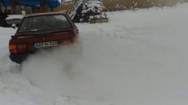 Audi 80 CC in snow смотреть онлайн