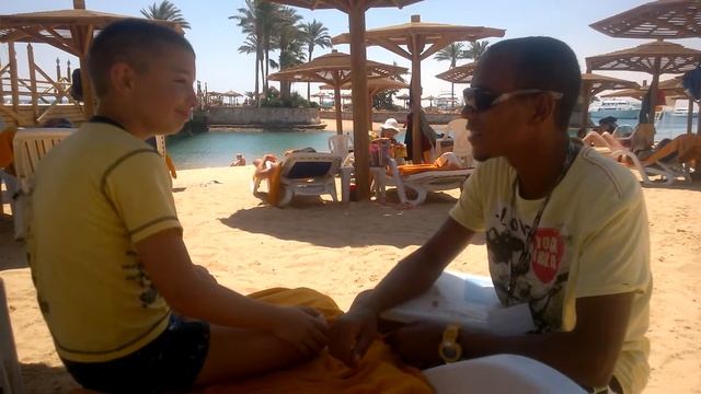 ЕГИПЕТ Marriot Red sea - армрестлинг :) - Виталий & Mahmoud смотреть онлайн