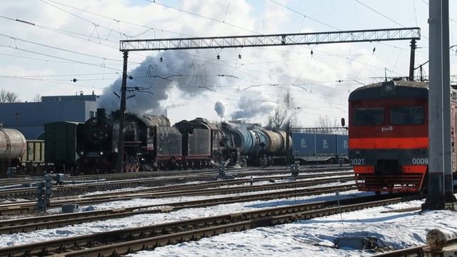 Паровозы СО17-2359, Эр766-41. Поезда на станции Санкт-Петербург-Товарный-Витебский