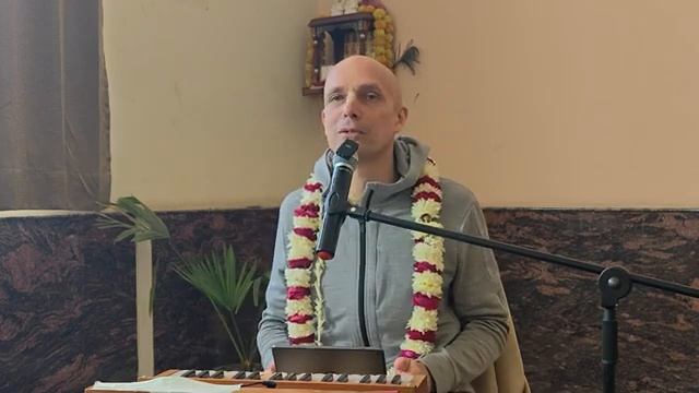 Польза благочестия и как привлечь внимание Гуру и Кришны