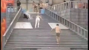 Японское шоу скользкая лестница