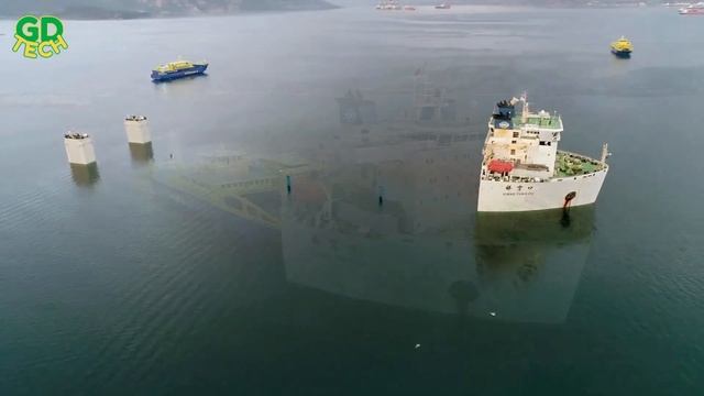 Floating Titans : Heavy Lift Vessels