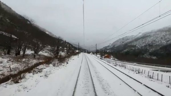 TRAIN DRIVER'S VIEW Rain and snow from Bergen to Myrdal - RailCowGirl 480p