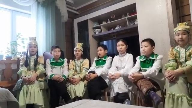 Ю.Борисов "Баһырҕастаах аттаах Баабый Баатыр" олоҥхотуттан быһа тардан иһитиннэрдилэр. смотреть онлайн