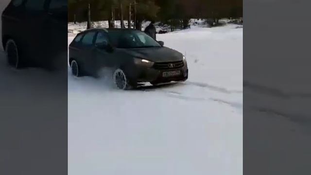 Цепи противоскольжения на Lada Vesta SW Cross смотреть онлайн