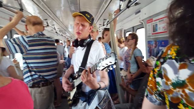 Народные музыканты в метро Киева.. смотреть онлайн