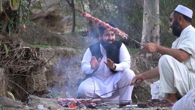 Friends Gathering and Cooking Bar B Q|Vlog in My village|Peshawar Pakistan смотреть онлайн