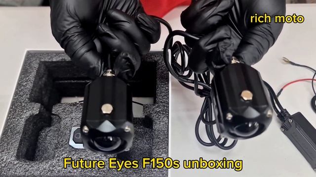 Future Eyes F150s Auxiliary Light Unboxing, Ano Ang Laman Ng Box?