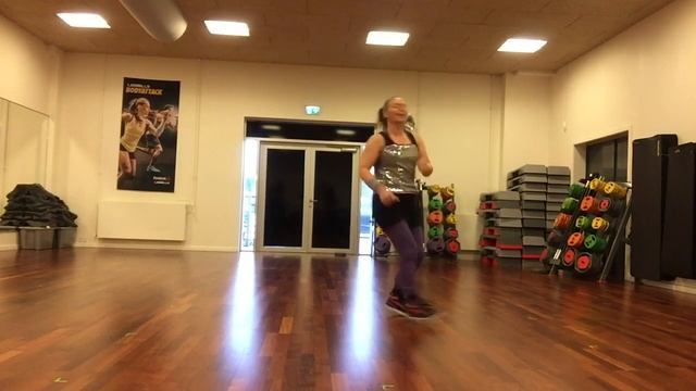 Jingle Bells (jive) - Zumba смотреть онлайн