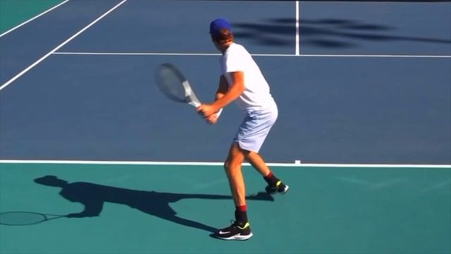 5 Tips For A Better Backhand From Jannik Sinner! смотреть онлайн