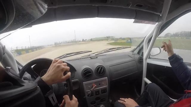 Stage Dacia смотреть онлайн