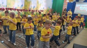 8 Марта. Танец "Я рисую речку"