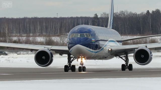 Боинг 767-300 Azerbaijan взлет крупным планом Домодедово.