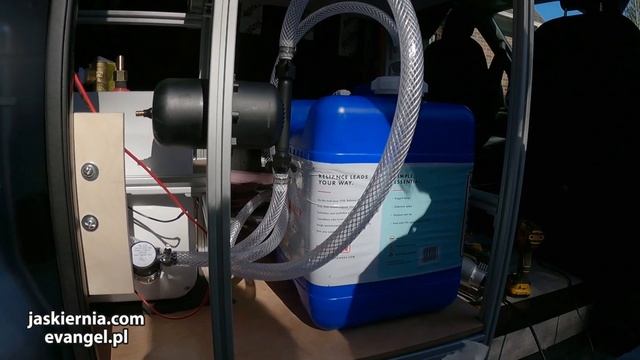 Ciekawostki 582. Budujemy kampera. Wykończenie podłogi i zamocowanie i podłączenie bojlera. смотреть онлайн