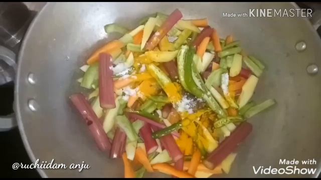രുചികരമായ ചീര അവിയൽ #aviyal // chira aviyal kerala style смотреть онлайн